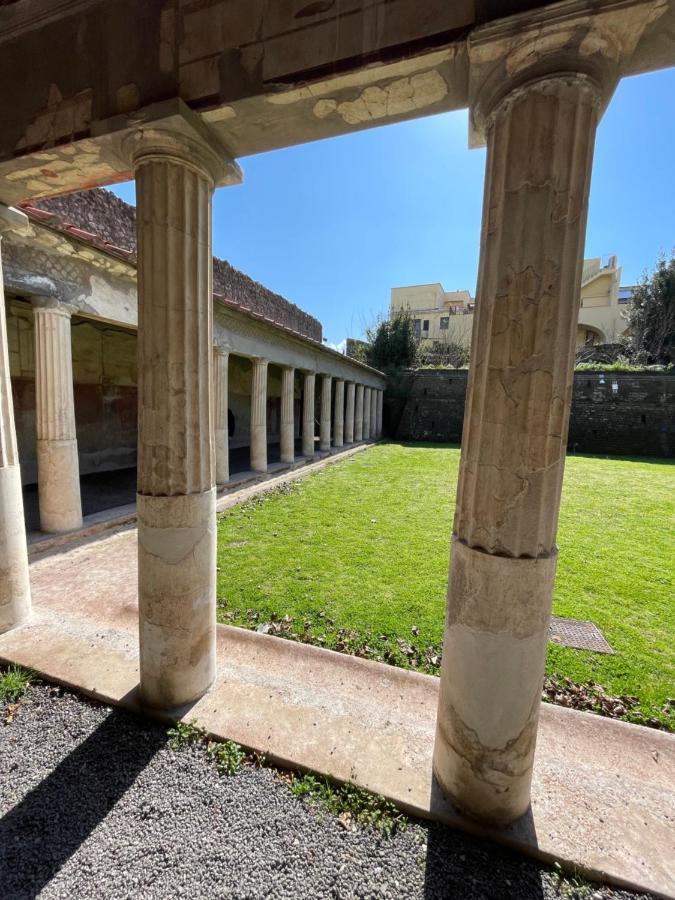 La Corte Di Poppea Torre Annunziata Bagian luar foto